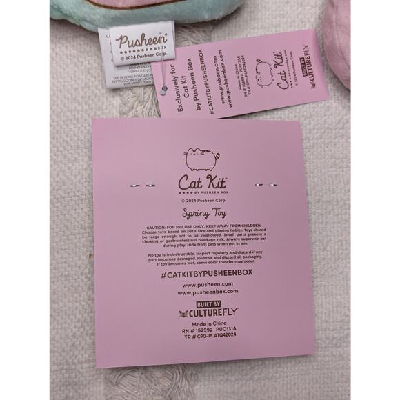 Pusheen Winter Cat Toy Set - Picture 4 of 5
